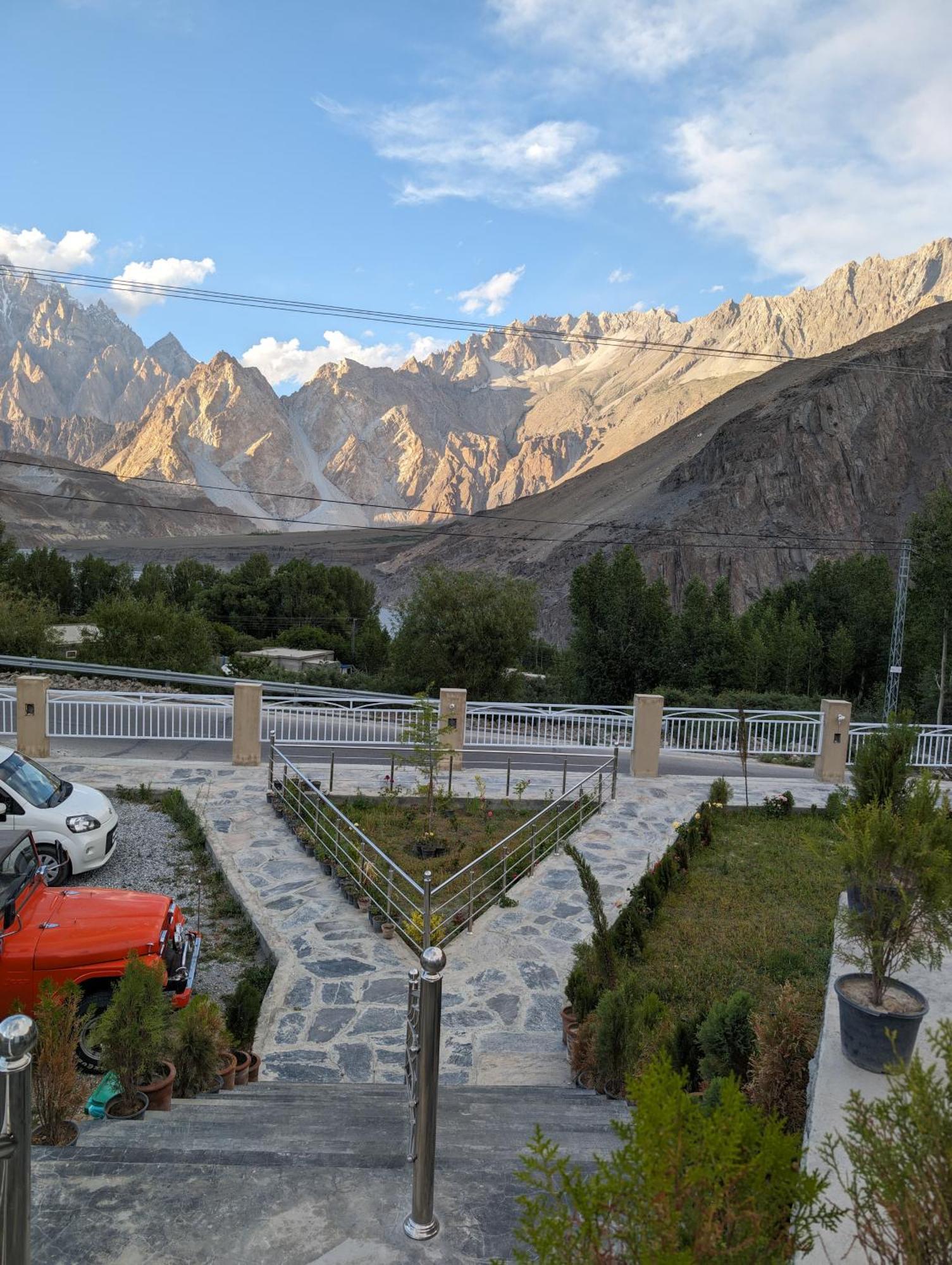 Apex Hotels And Resorts Hussaini Karimabad  Exterior foto