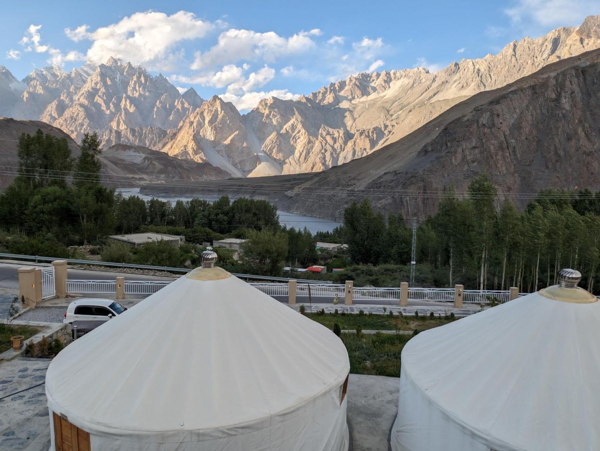 Apex Hotels And Resorts Hussaini Karimabad  Exterior foto